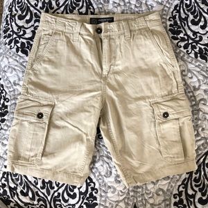 Never worn, classic American eagle cargo shorts